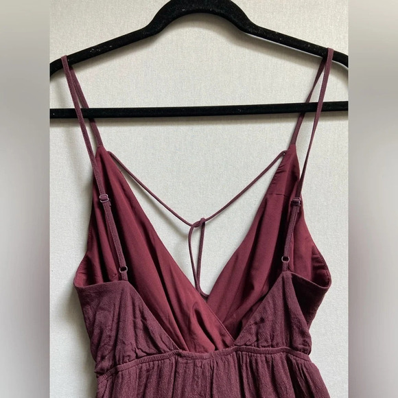 Tobi burgundy wine adjustable strap romper Sz S - Picture 5 of 11